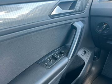 Volkswagen Tiguan - 12