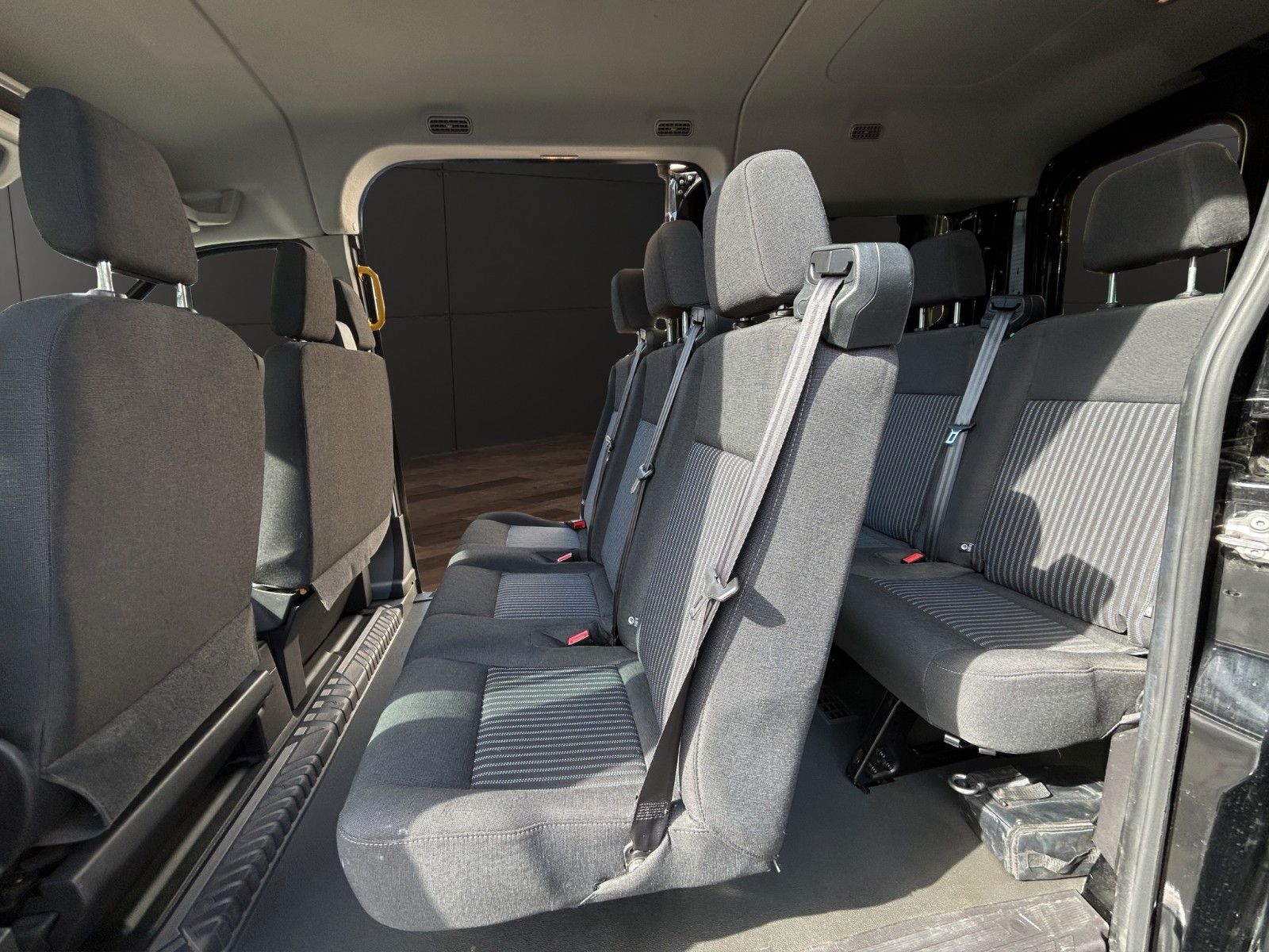 Fahrzeugabbildung Ford Transit 350 L2 Trend 9 Sitzer/Kamara/Automtik/
