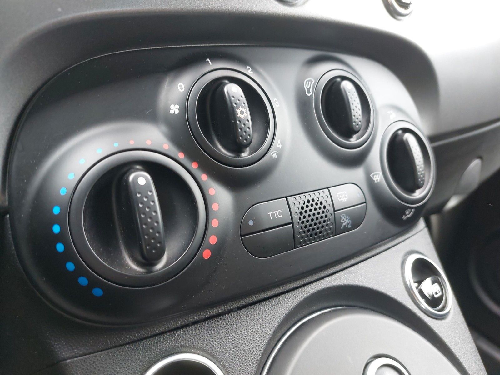 Abarth RED EDITION CARPLAY PDC SPORT-FAHRWERK – Bild 18