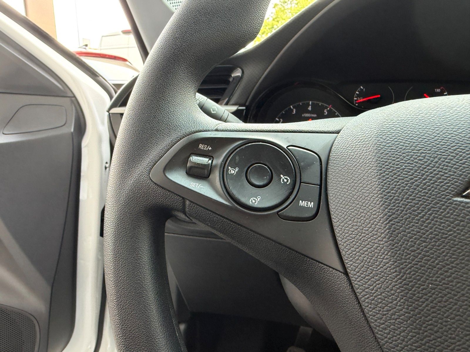 Fahrzeugabbildung Opel Corsa F Edition 100PS PDC/Tempomat!