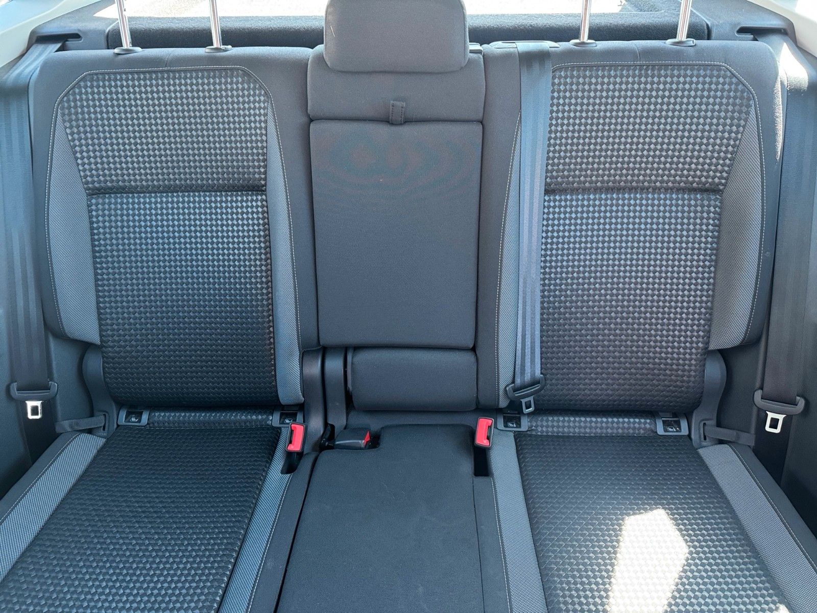 Fahrzeugabbildung Volkswagen Tiguan Life ACTIVE 1.5 TSI