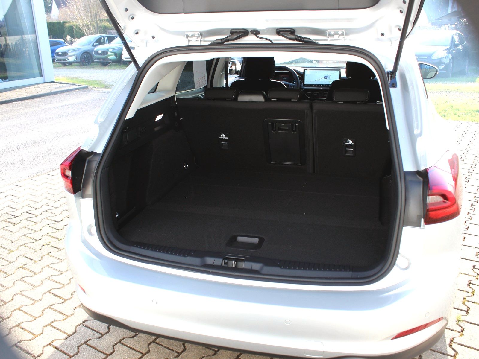 Fahrzeugabbildung Ford Focus Titanium X 1,0 EcoBoost MildHybrid