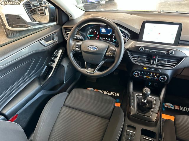 Ford Focus Lim. Titanium *Navi*AHK*LED*