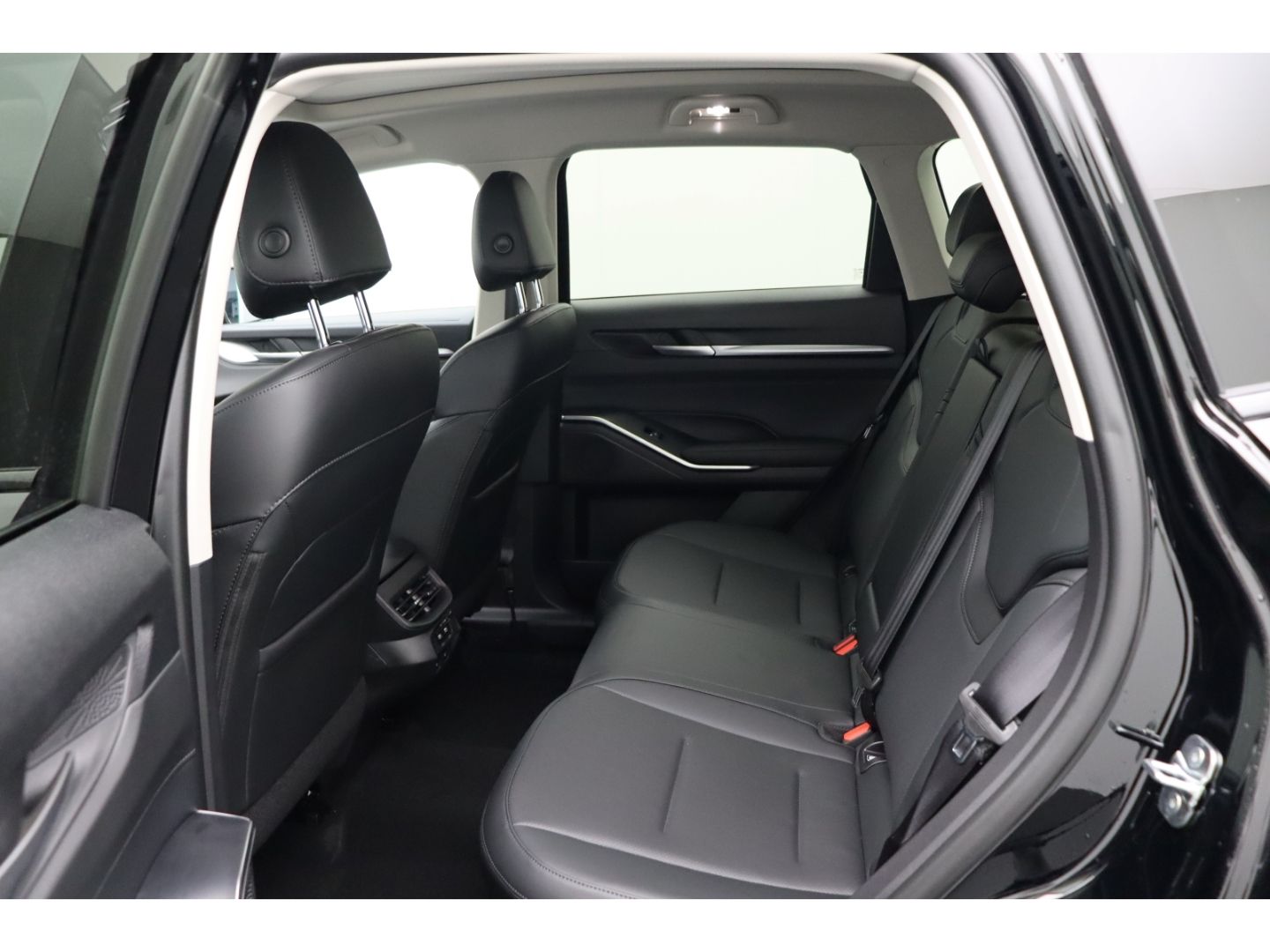 Fahrzeugabbildung GWM Haval H6 1.5 HEV FWD Luxury Pano ACC