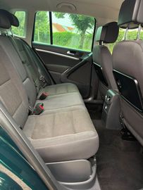 Volkswagen Tiguan - 8
