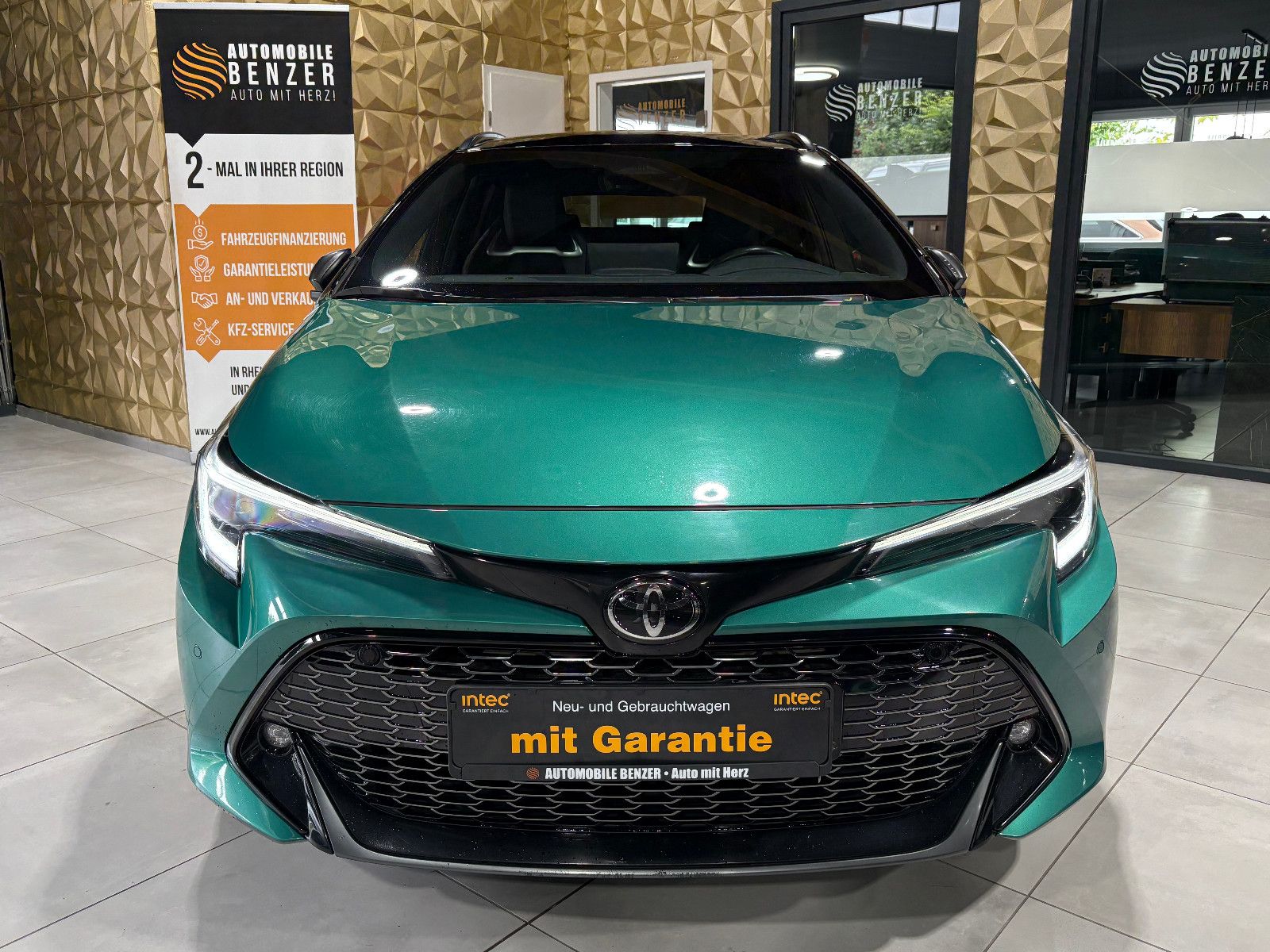 Fahrzeugabbildung Toyota Corolla Touring Sports 2.0 Hybrid GR Sport/APPLE