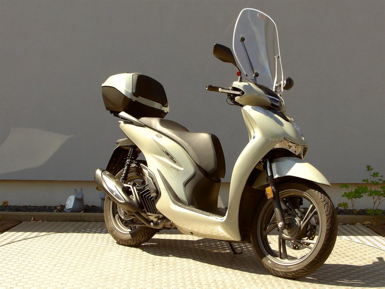 Honda SH150i inkl. Griffheizung & Windschild