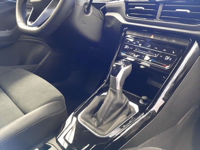 Fahrzeugabbildung Volkswagen T-Roc Black Style 2.0TDI DSG AHK Matrix Massage
