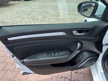 Bild 9 Renault Megane IV Grandtour BOSE-Edition