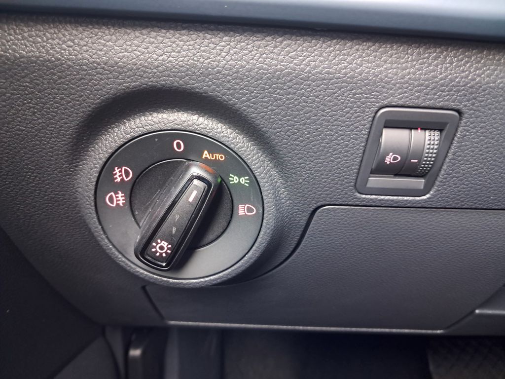 SEAT Arona 1.0 TSI Style DSG AHK Kamera LED - Bild 15