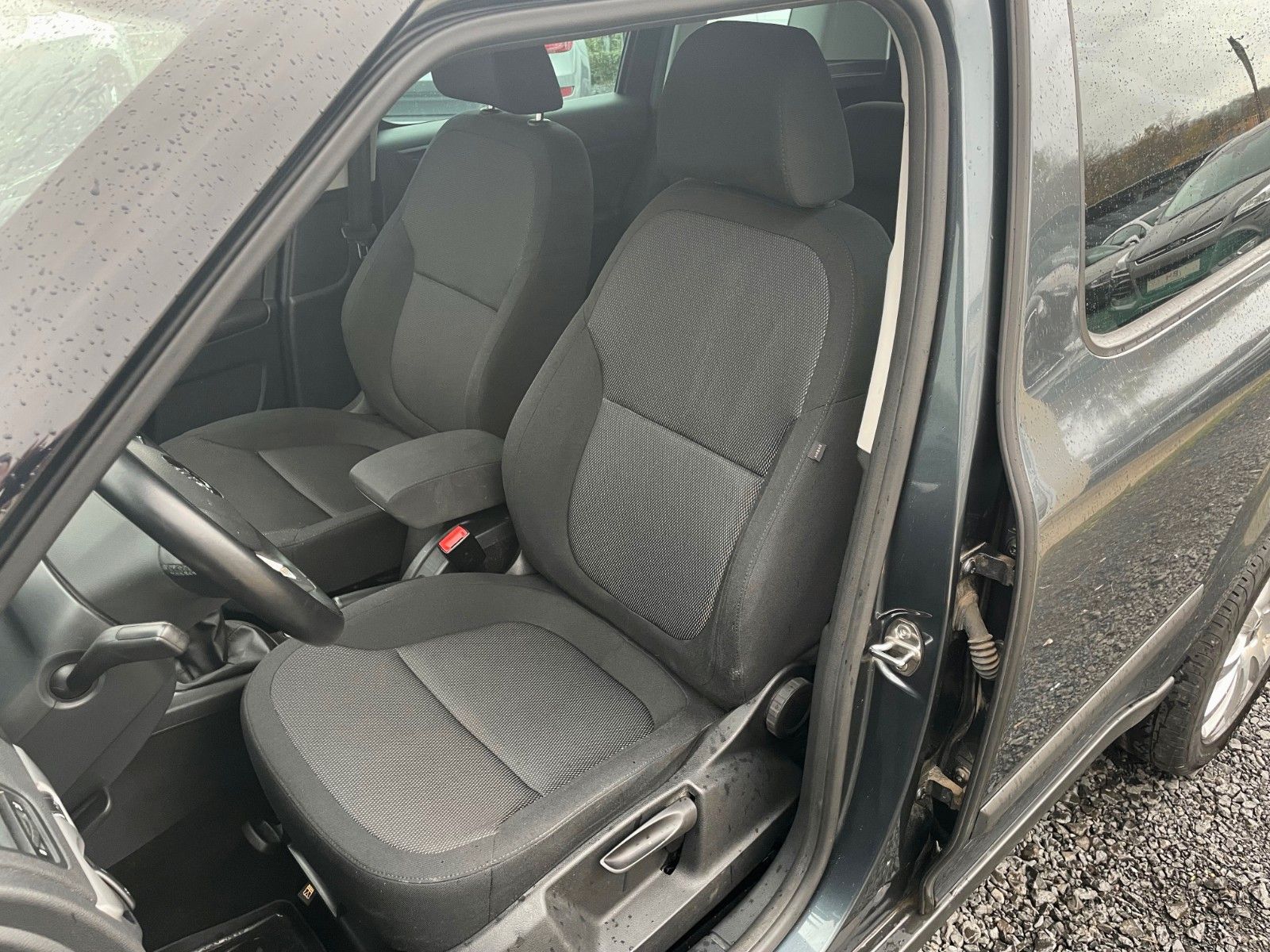 Fahrzeugabbildung SKODA Yeti 1.4 TSI Ambition Outdoor 17"LMR Klima SHZ