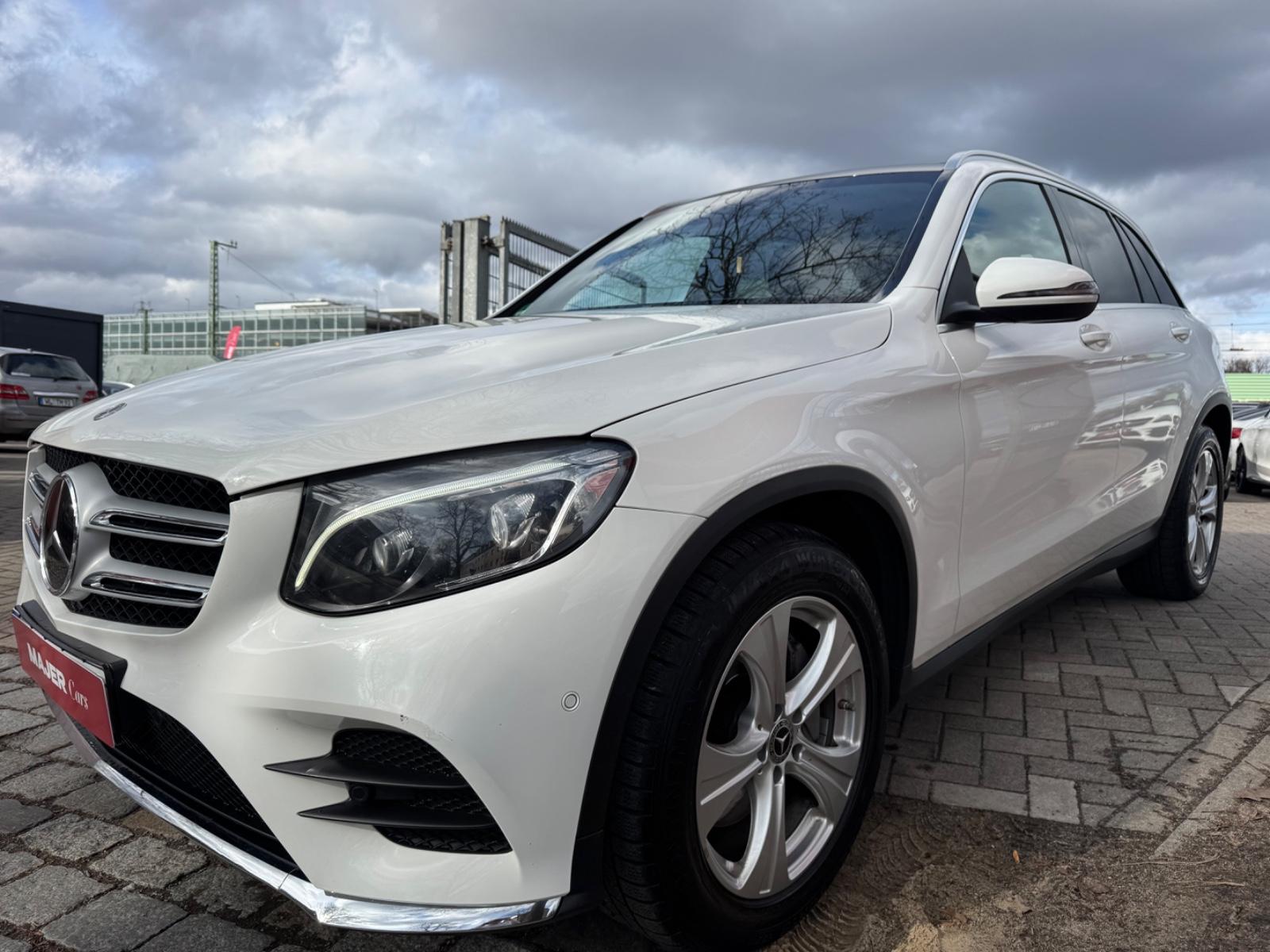 Mercedes-Benz GLC 300 4Matic AMG*KEYLESS*PANO*LEDER*DISTR*LED