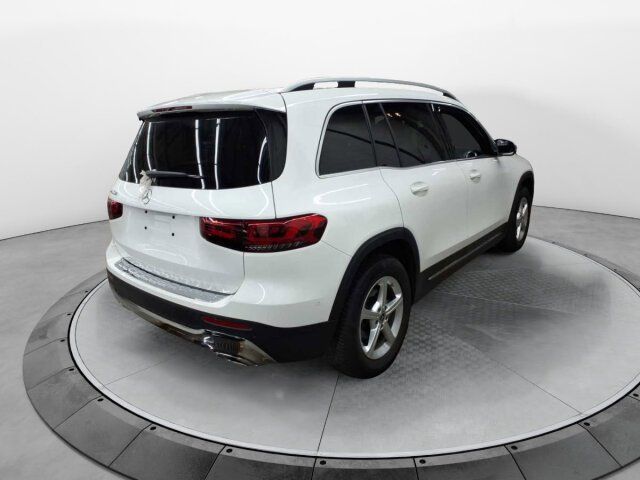 Fahrzeugabbildung Mercedes-Benz GLB 200d Progr AHK Pano MLED HighEndMBUX Busines