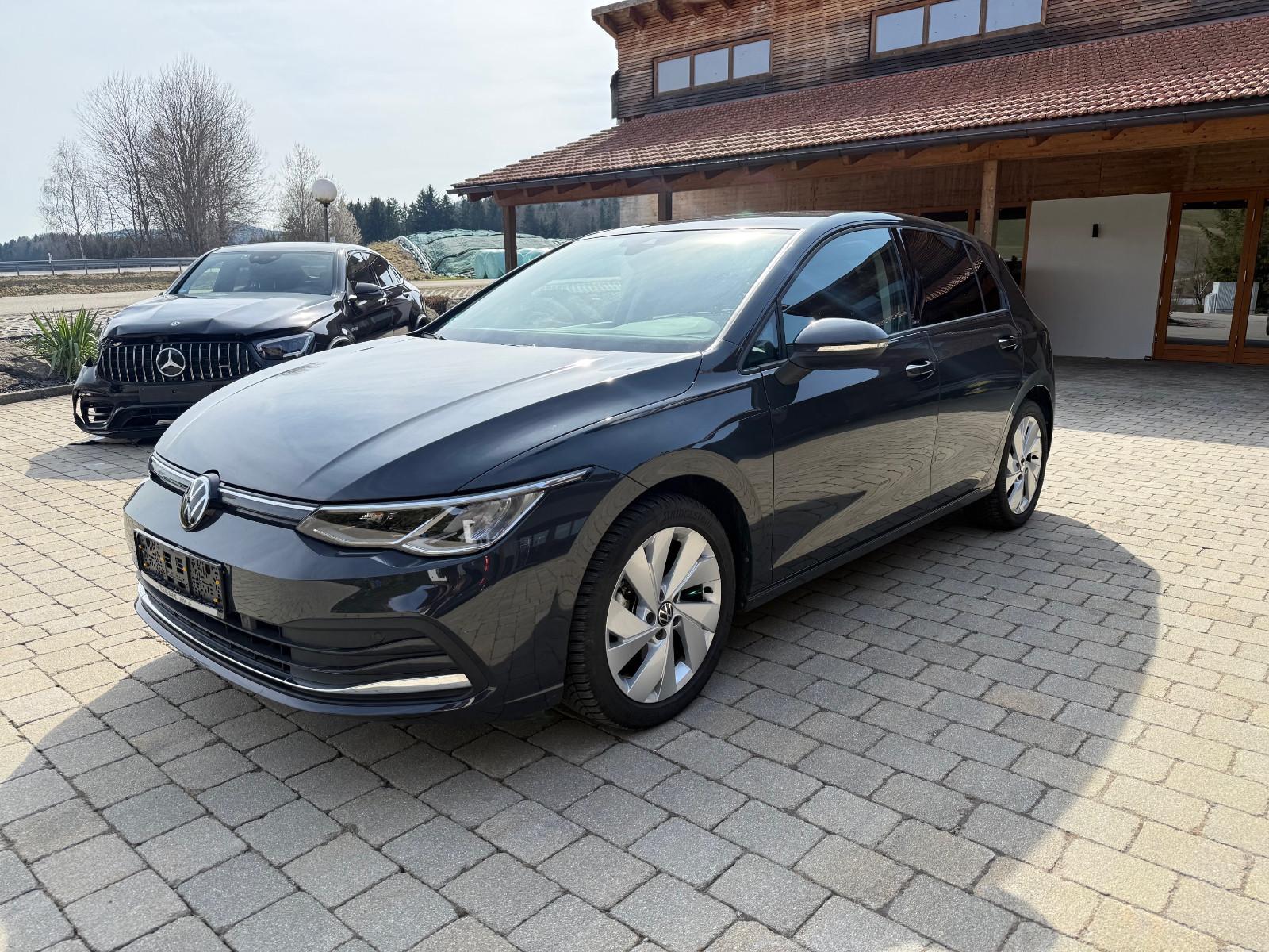 Volkswagen Golf VIII Lim. 1.5 TSI Move ACC/Navi