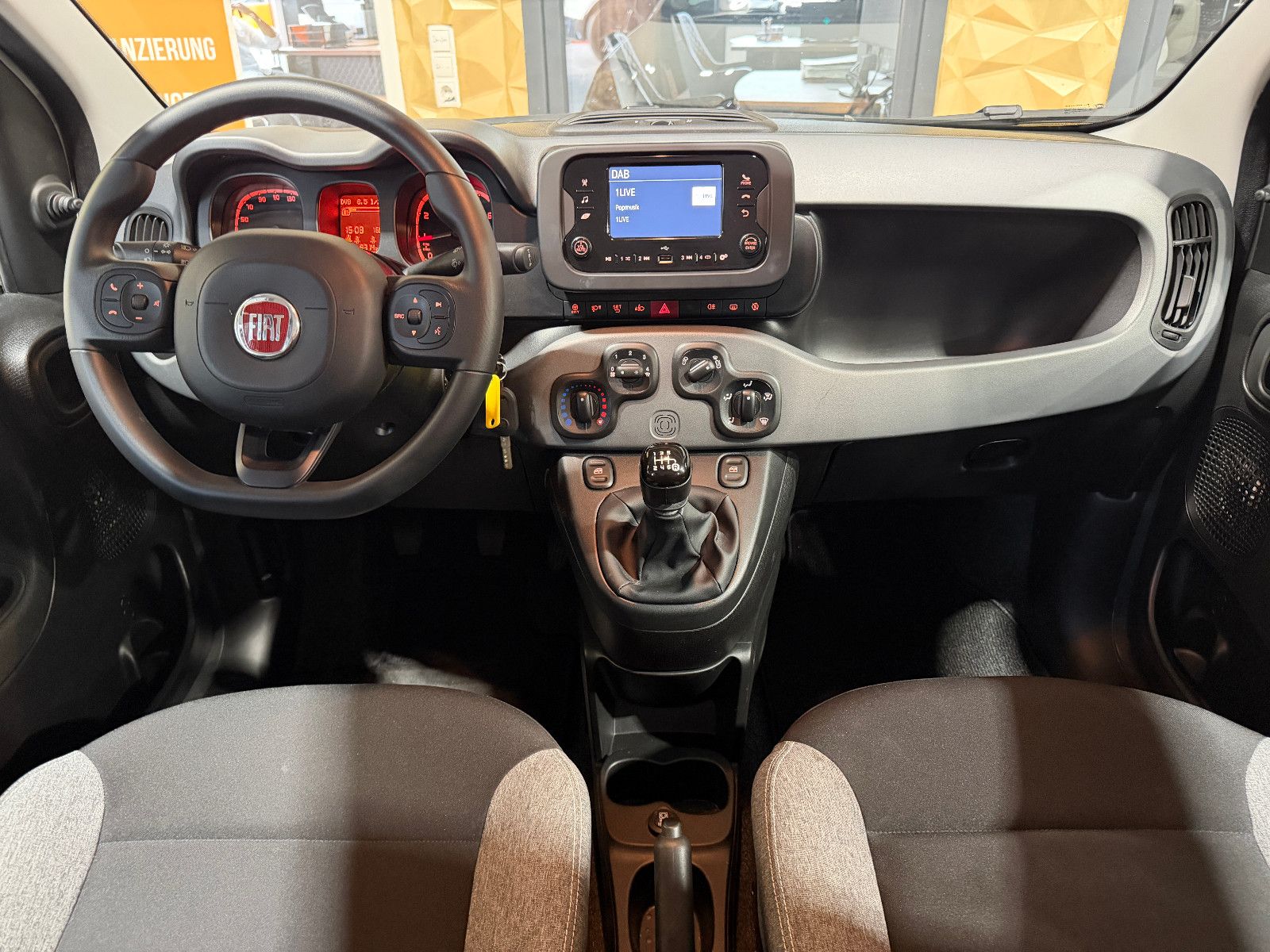 Fahrzeugabbildung Fiat Panda /KLIMA/4-TÜRER/DAB/ALLWETTER/1-HAND