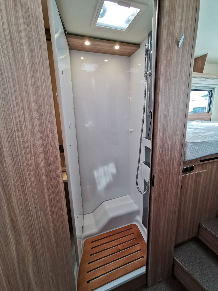 Fahrzeugabbildung Bürstner Limited T 726 G  SIE SPAREN 13.839 € !!!