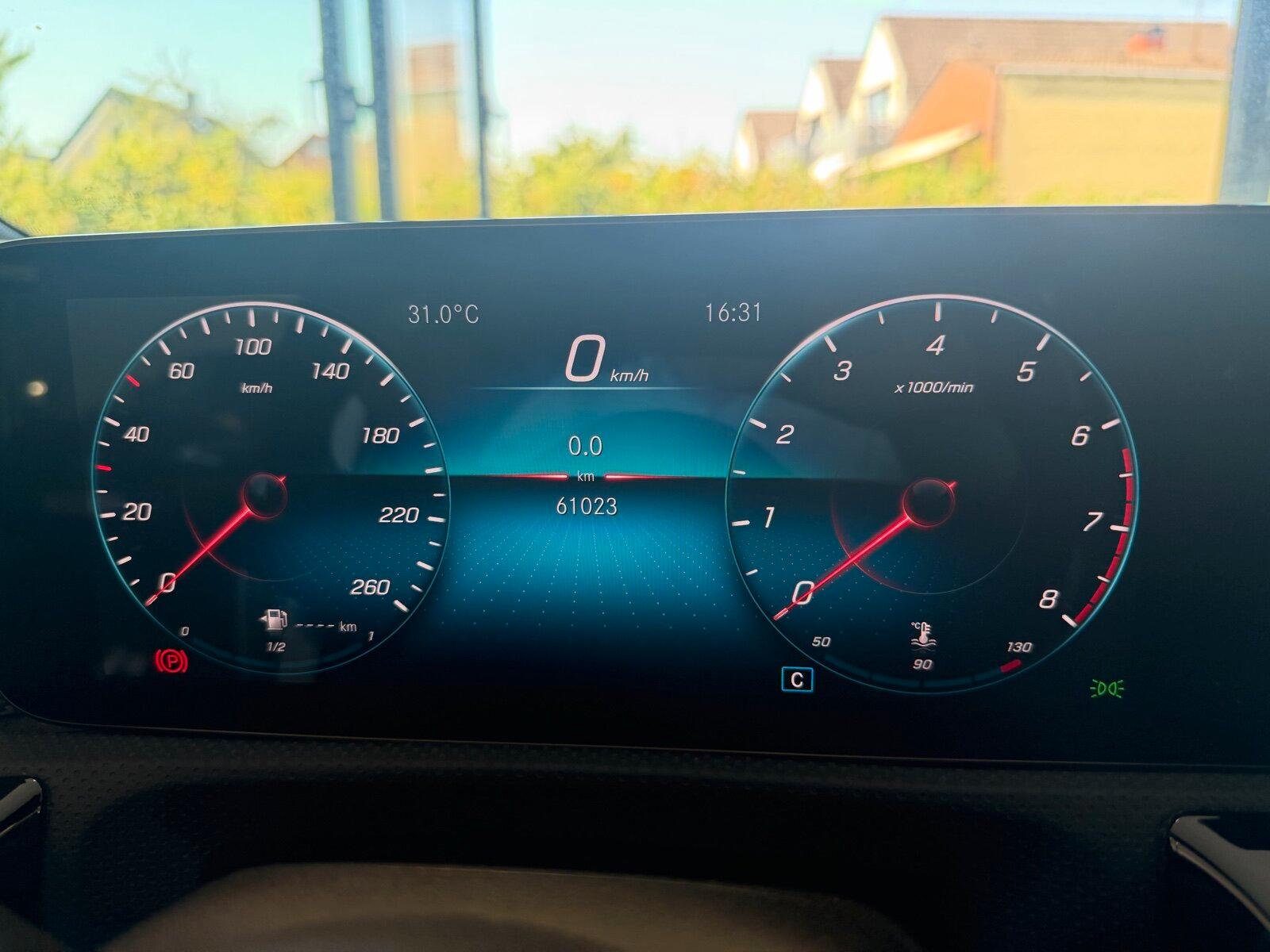 Mercedes-Benz A 200 PROGRESSIVE LED MBUX PTS SHZ TEMPOMATNavi