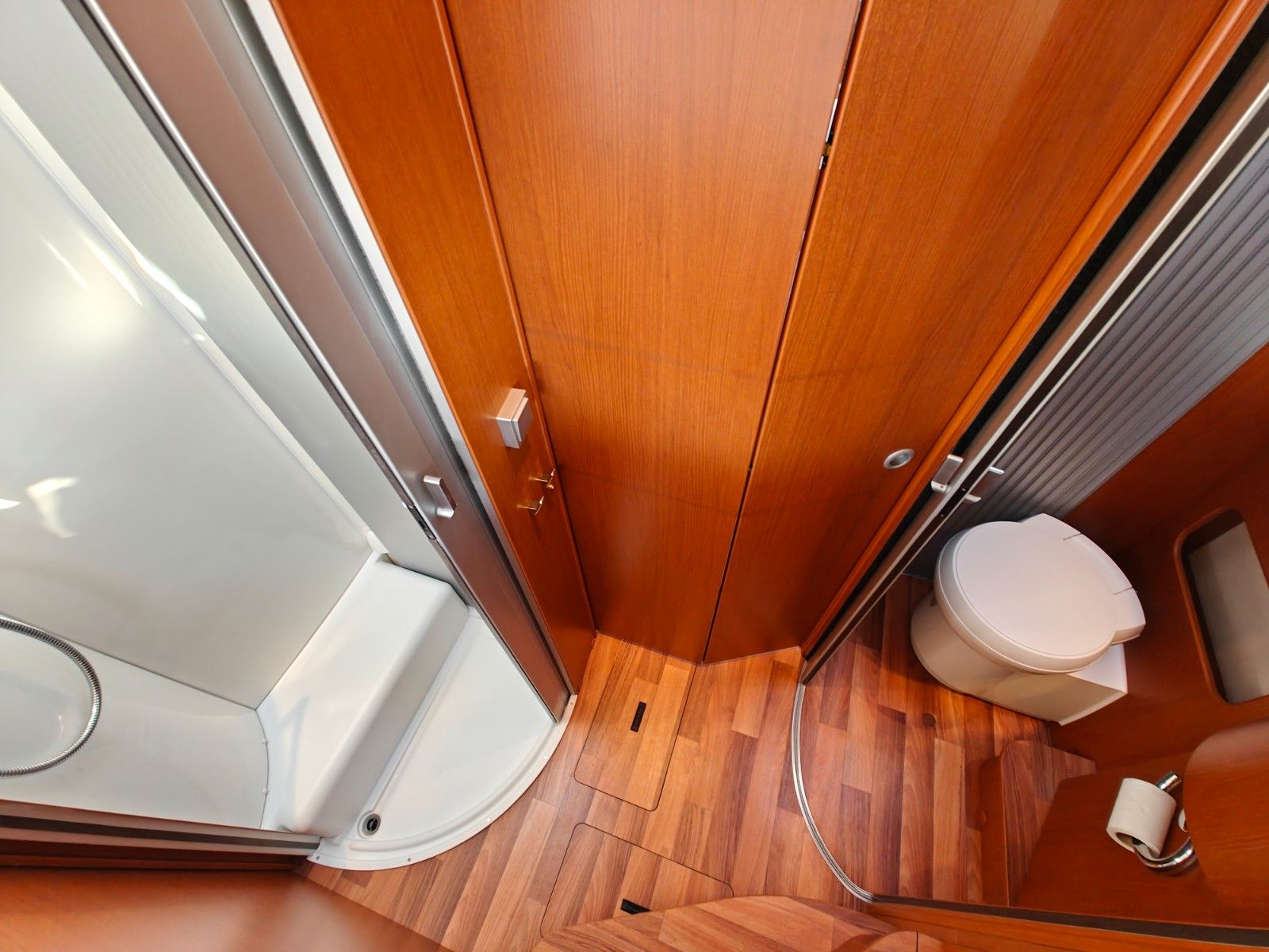 Fahrzeugabbildung HYMER / ERIBA / HYMERCAR B - KLASSE 594 - AUS ERSTBESITZ