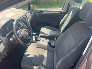 Volkswagen Golf - 6