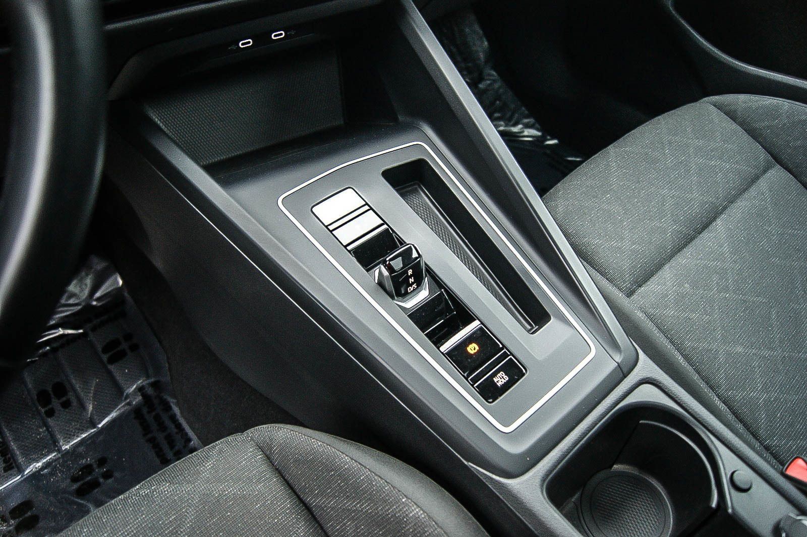 Fahrzeugabbildung Volkswagen Golf VIII Var 20TDI DSG LIFE STDHG ANHZV PANO IQ