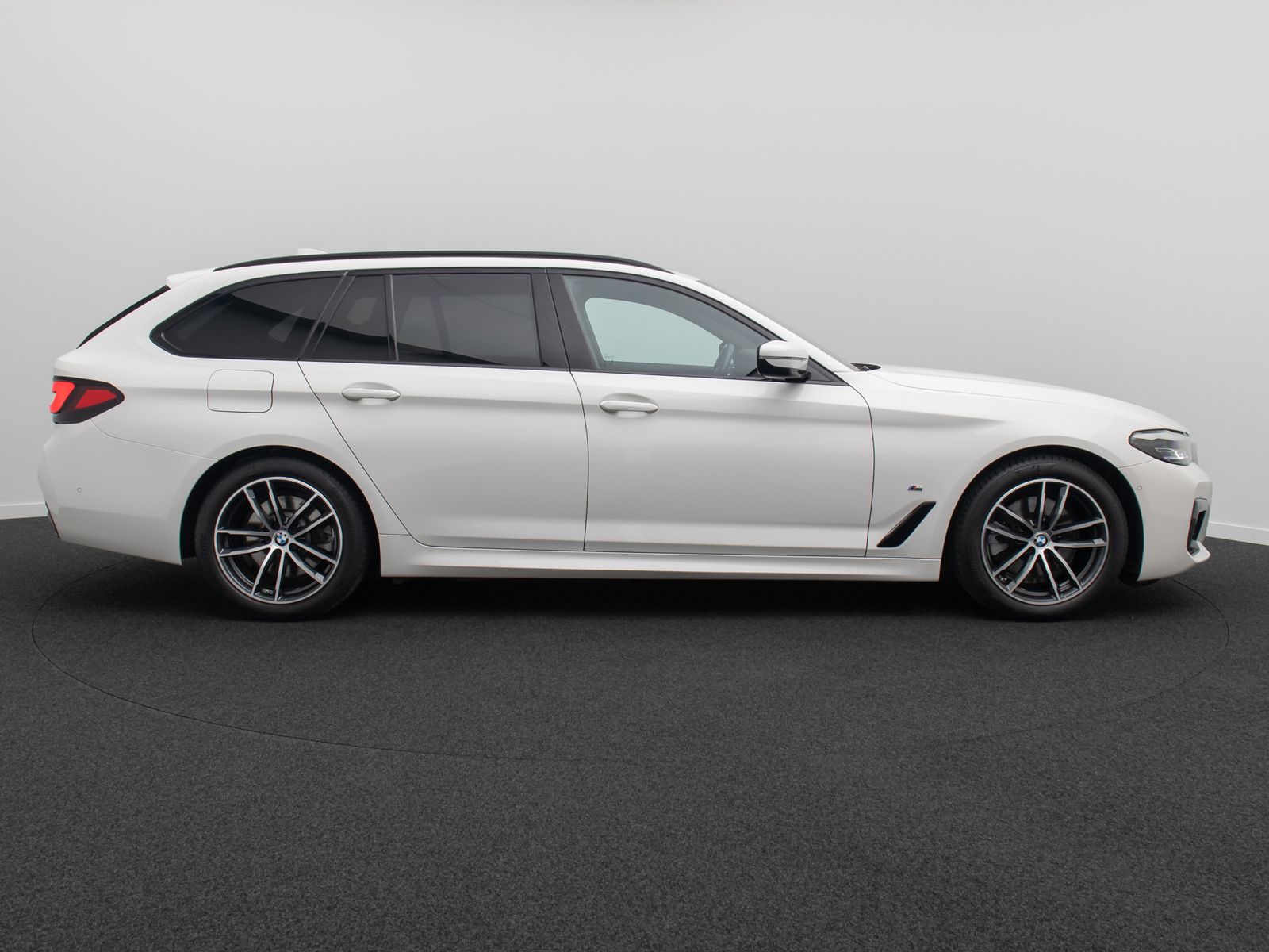 Fahrzeugabbildung BMW 520d M Sport DAB Alarm PDC Geschwindigreg Leder