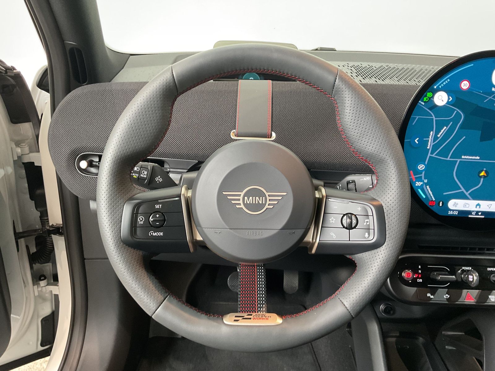 Fahrzeugeinzelansicht 8 Fahrzeugabbildung MINI Aceman SE |JCW Trim |Paket XL