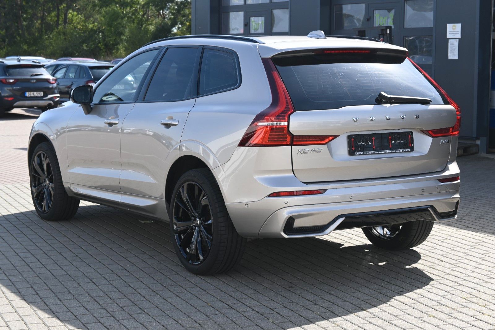 Fahrzeugabbildung Volvo XC60 B4 AWD Plus Dark*LED*PANO*STHZ*H&K*360°*AHK