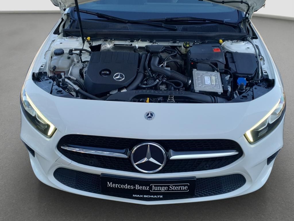 Fahrzeugabbildung Mercedes-Benz A 180 Progressive (EURO 6d) Night Paket*LED*PDC