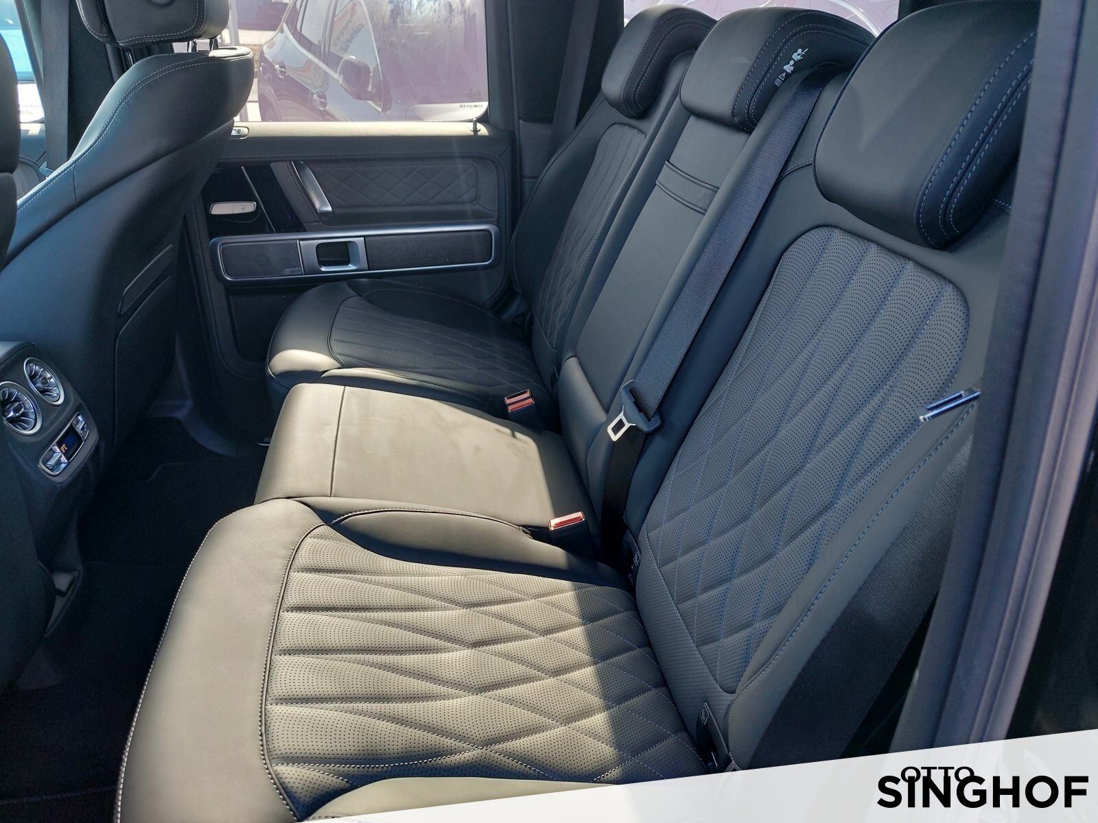 Fahrzeugabbildung Mercedes-Benz G 450 d AMG +Superior+Night+AHK+dyn.LED+360°+20"