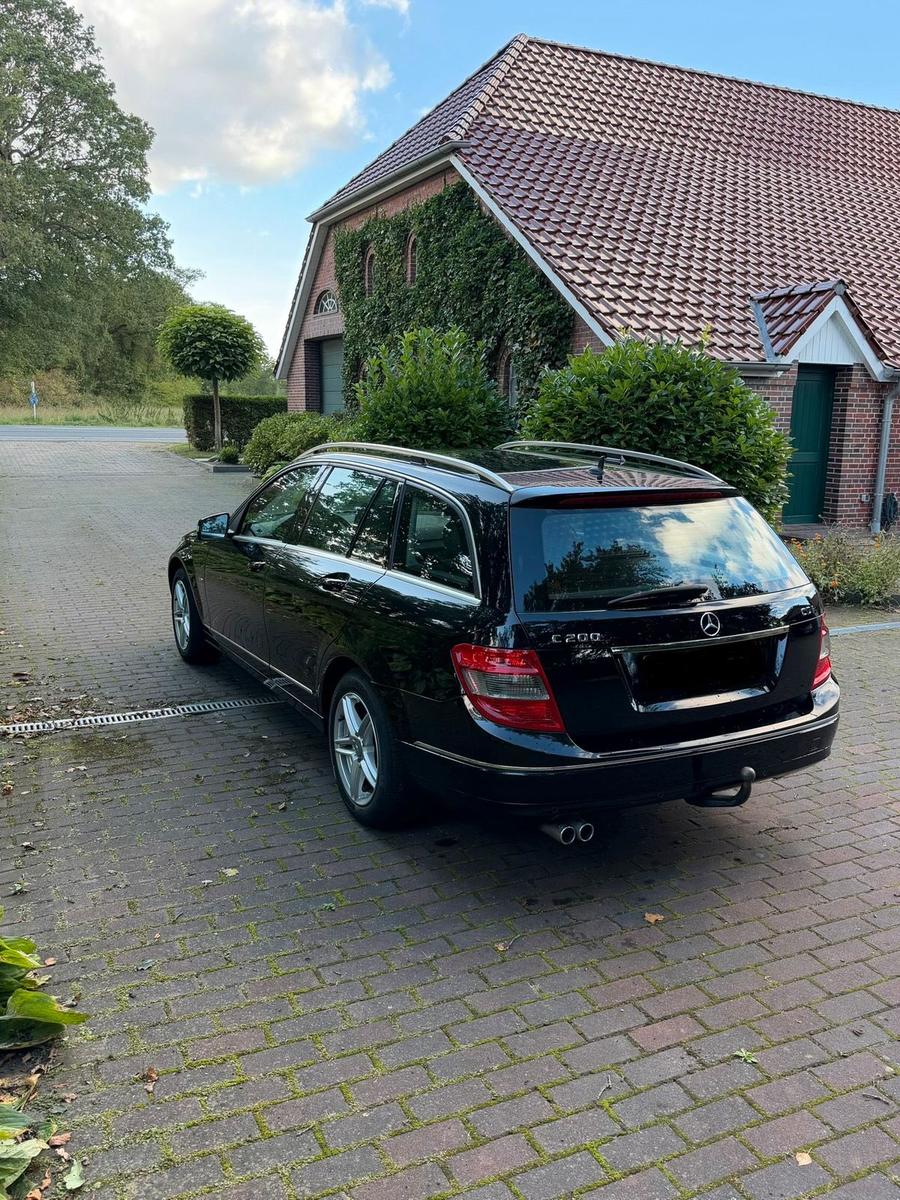 Mercedes-Benz C200 2011 — engine 136 HP (100kW)