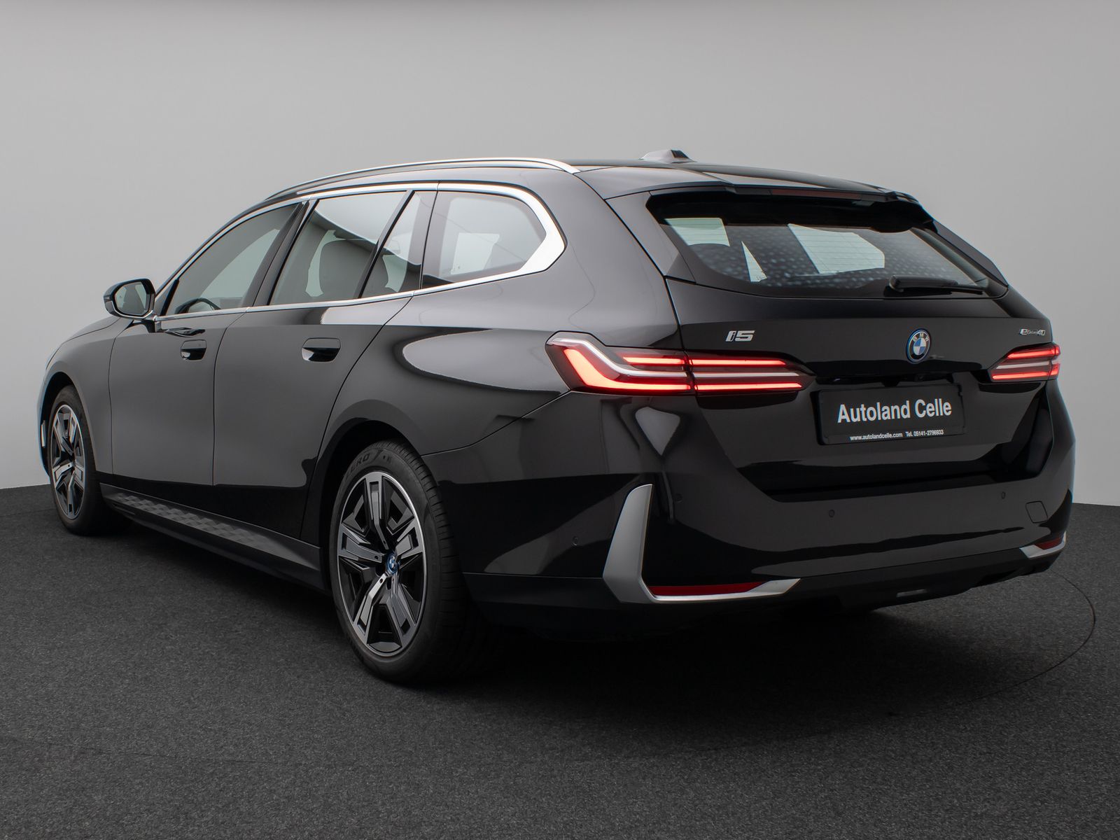 Fahrzeugabbildung BMW i5 eD40 360°HUD DAB B&W ACC 4xKlima Sport 19Zoll
