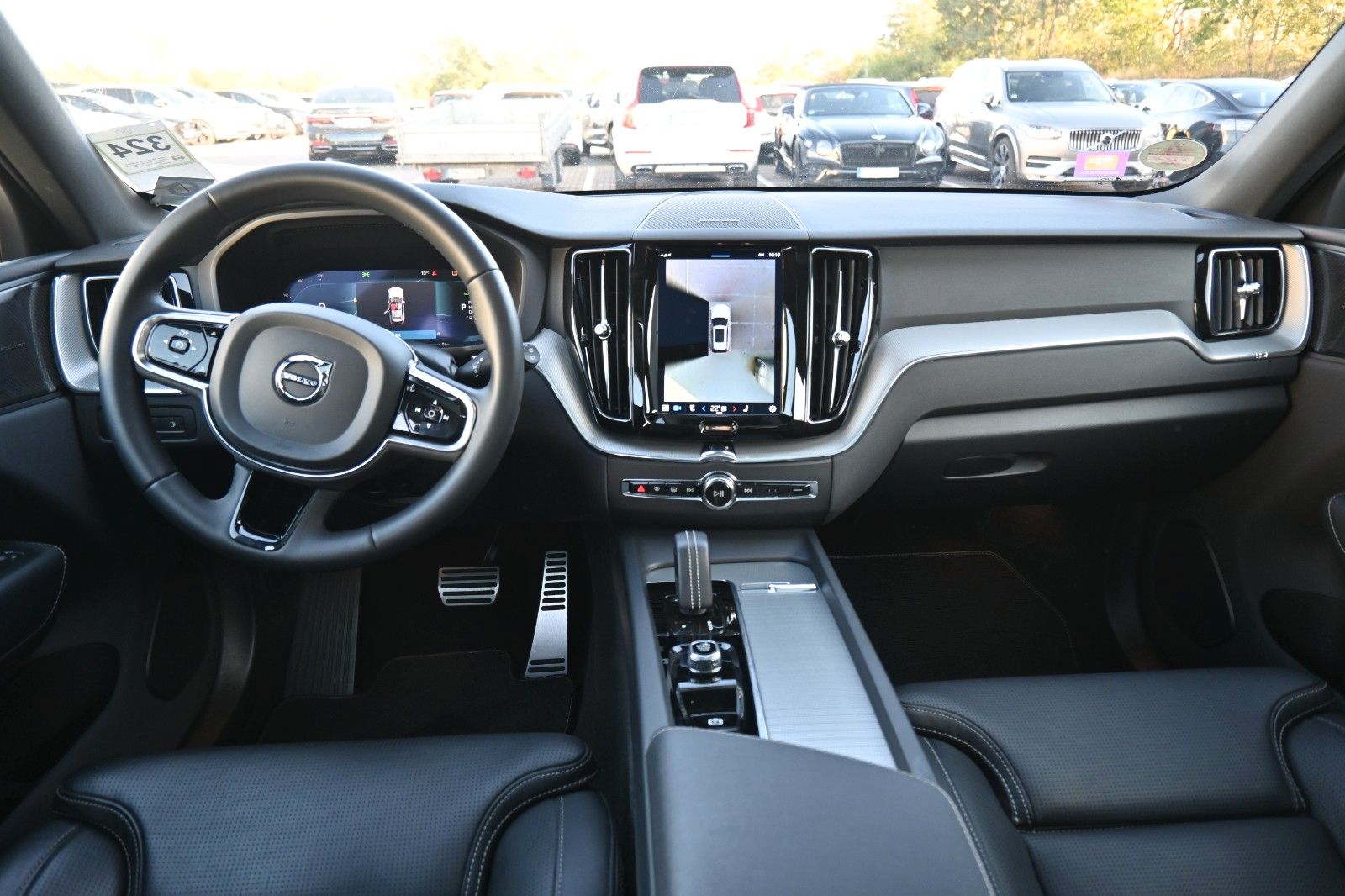 Fahrzeugabbildung Volvo XC60 T8 R-Design PHEV* AWD*AHK*NAV*ACC*PANO*
