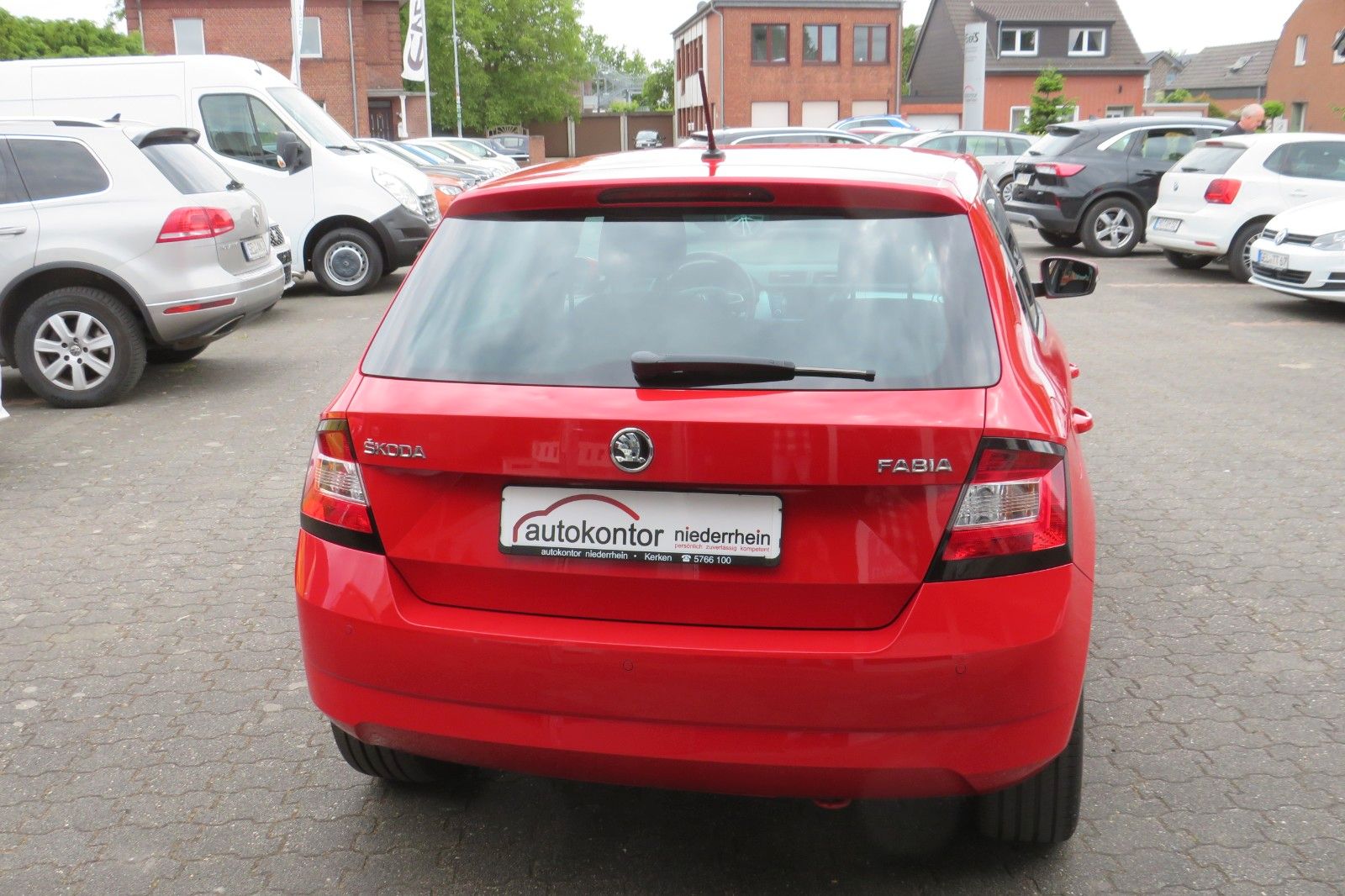 Fahrzeugabbildung SKODA Fabia Drive PDC GRA SITZH. CLIMATRONIC 16ZOLL