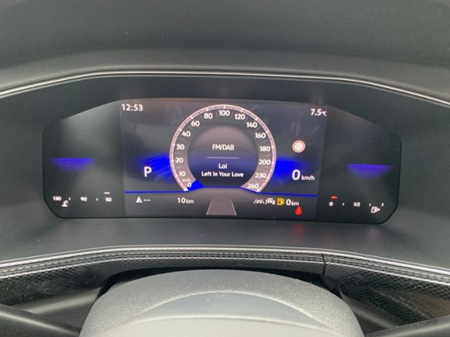 Fahrzeugabbildung Volkswagen T-Cross 1.5 TSI DSG R-LINE BLACK STYLE AHK NAVI