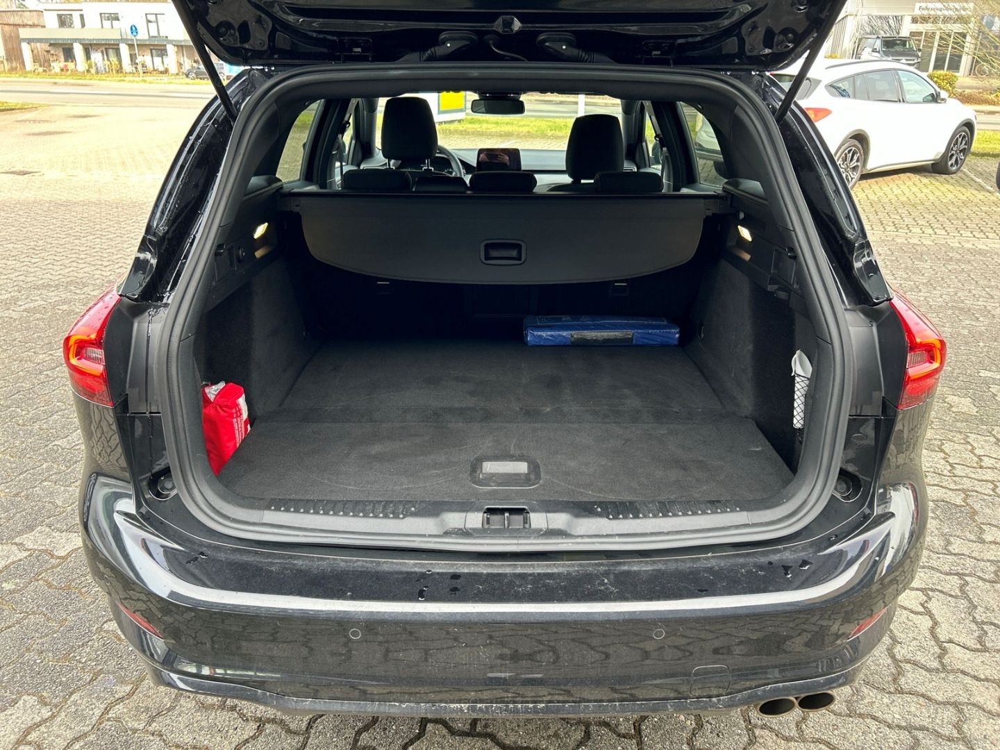 Fahrzeugabbildung Ford Focus Turnier ST-Line 1.0 EcoBoost Mild-Hybrid