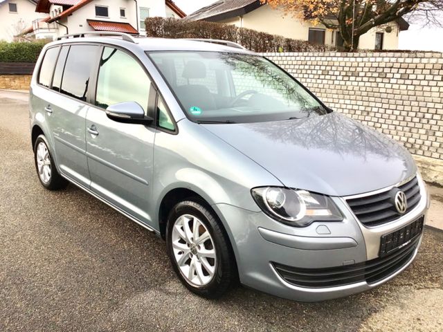 Volkswagen Touran 1.4 TSI 140 PS Family Freestyle-7 Sitzer!