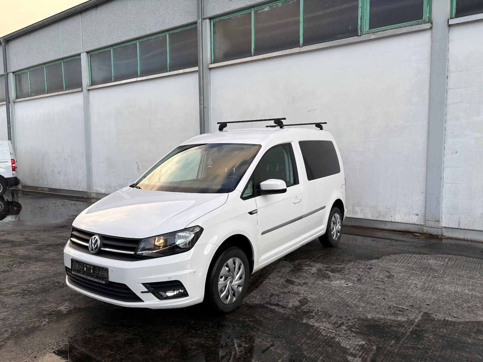 VW Caddy Nfz EcoProfi, AHK, PDC, Navi, Fenster