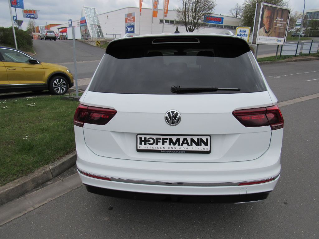 Fahrzeugabbildung Volkswagen Tiguan Allspace 2.0 TSI 4M DSG Highline, R-Line