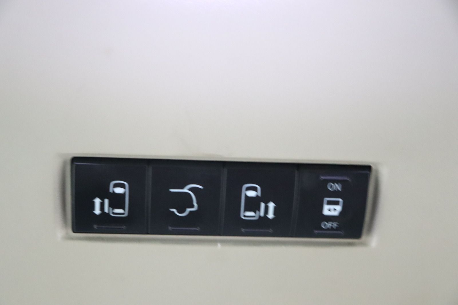 Fahrzeugabbildung Chrysler Grand Voyager Town & Country 3.6l *