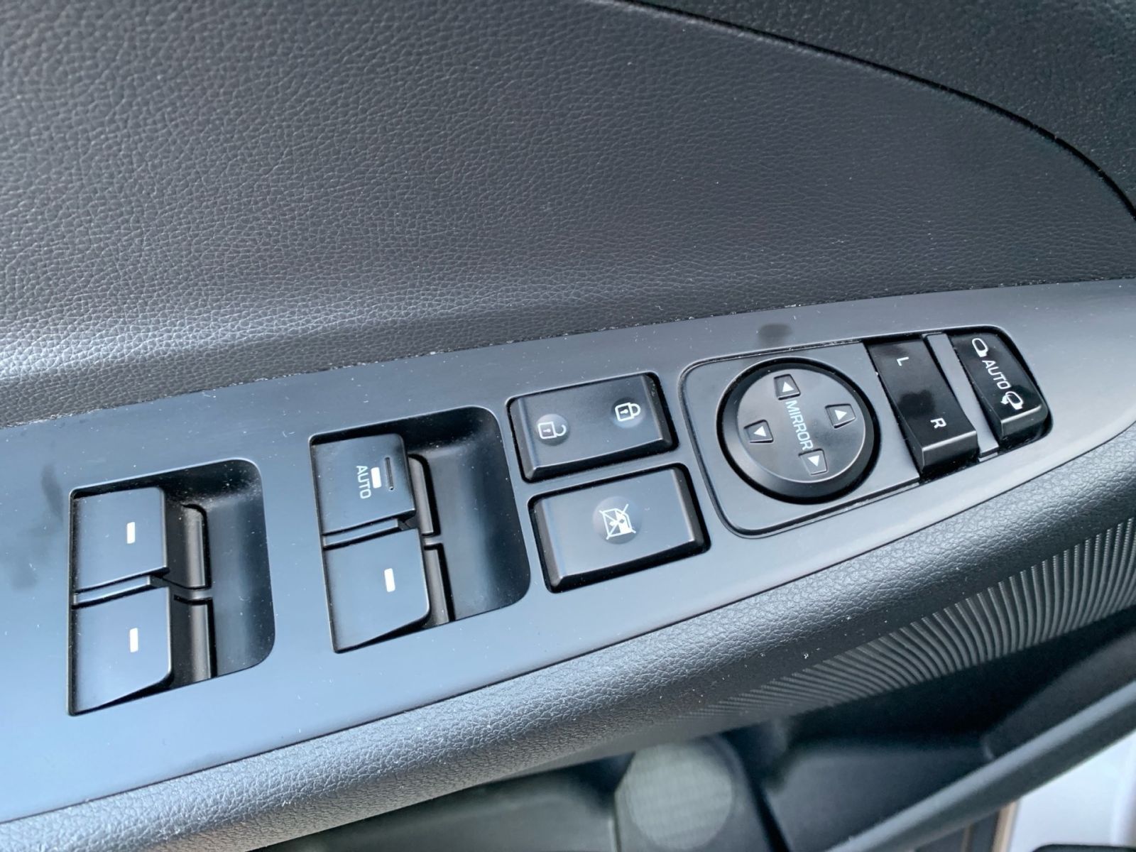 Fahrzeugabbildung Hyundai TUCSON blue Trend Sitzheizung Allwetter