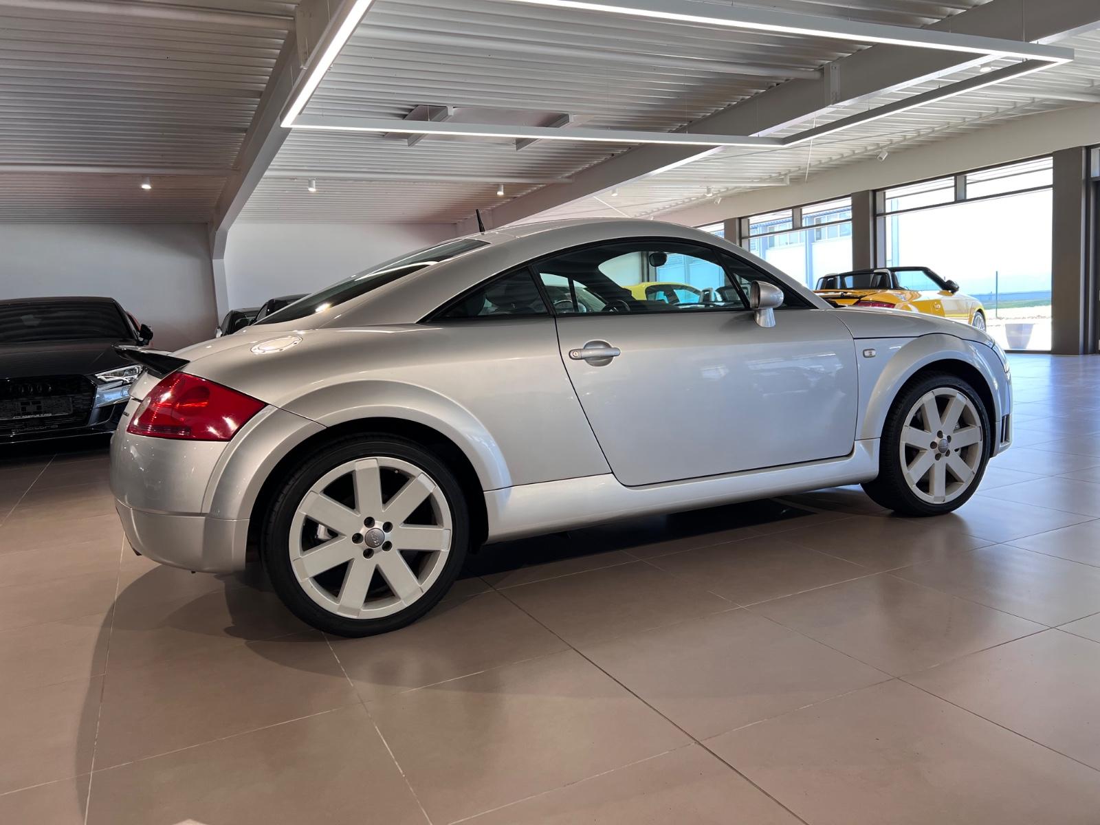 Audi TT Coupe 3.2 V6 DSG quattro BOSE NAVI KETTEN NEU