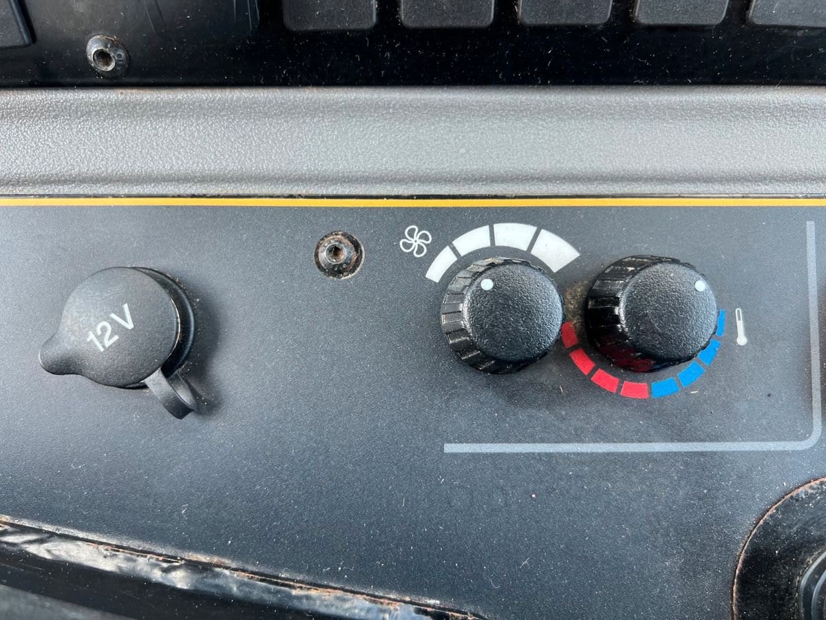 Fahrzeugabbildung JCB 407 SV / nur 268h! / Klappschaufel & Gabel