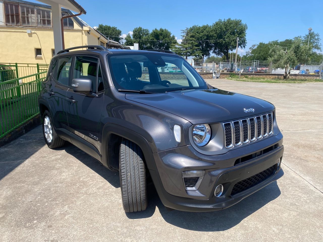Jeep Renegade 1.6 Mjt 130 CV Limited imagem 3