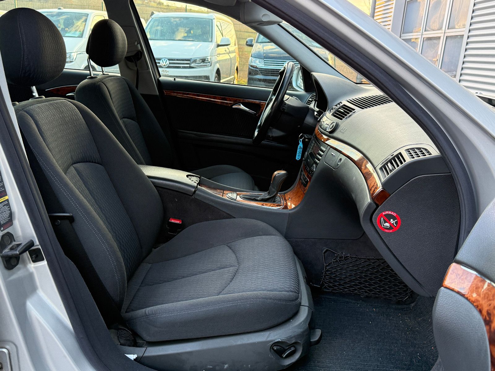 Fahrzeugabbildung Mercedes-Benz E 320 CDI Elegance Aut AHK GRA Xenon Navi H/K