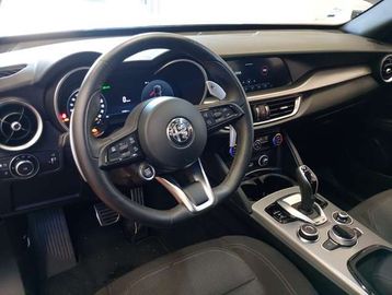 Alfa-Romeo Stelvio - 7