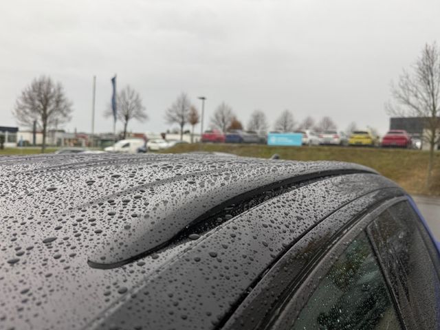 T-Roc R-Line 1.5 l eTSI Navi Area View Apple Car