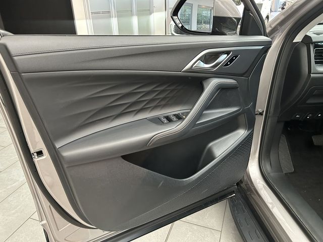 MG HS PHEV Luxury