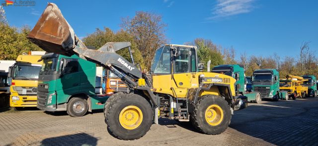 Komatsu WA 200 technisch ok. technische Wartung beim Kom