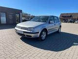 Volkswagen Golf 1.4 Special 5trg 66.551 KM TÜV NEU Sitzheiz - gebrauchte Volkswagen Golf aus dem Jahr 2002