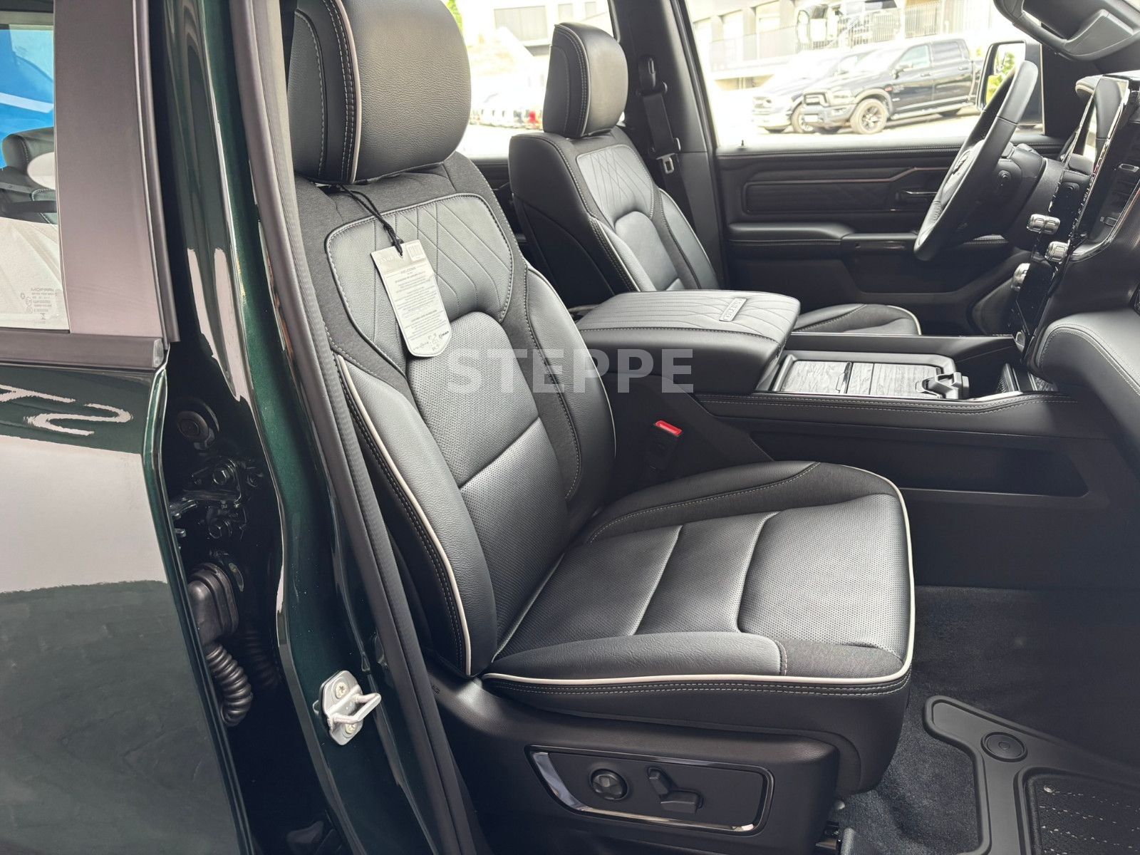 Dodge 2026 RAM 1500 Limited Night 5,7LV8 Rambox MFT